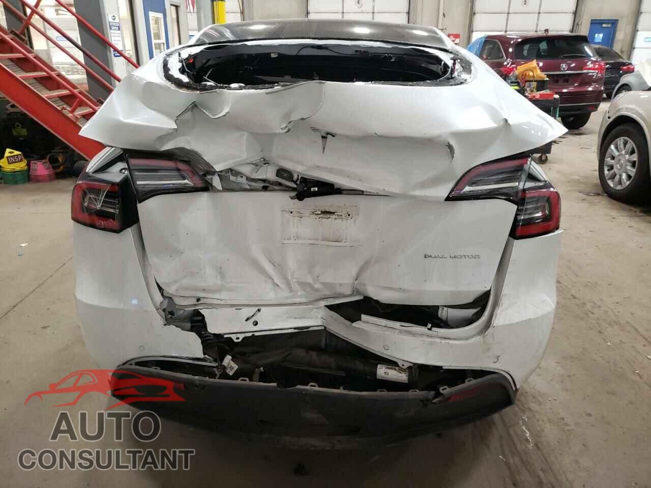 TESLA MODEL Y 2021 - 5YJYGDEE2MF106077
