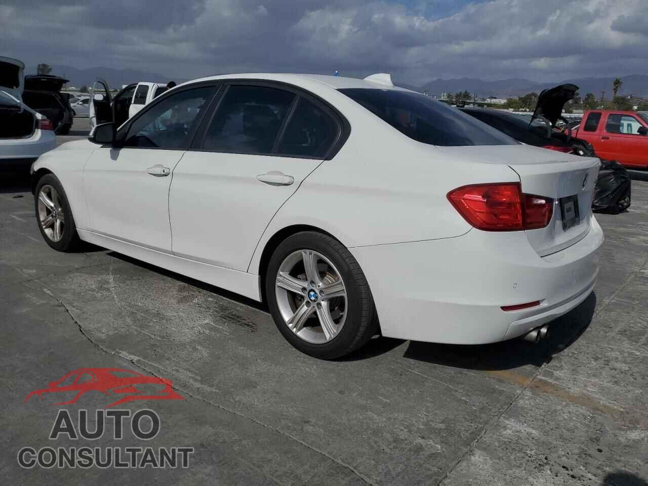 BMW 3 SERIES 2014 - WBA3C1C55EK115686