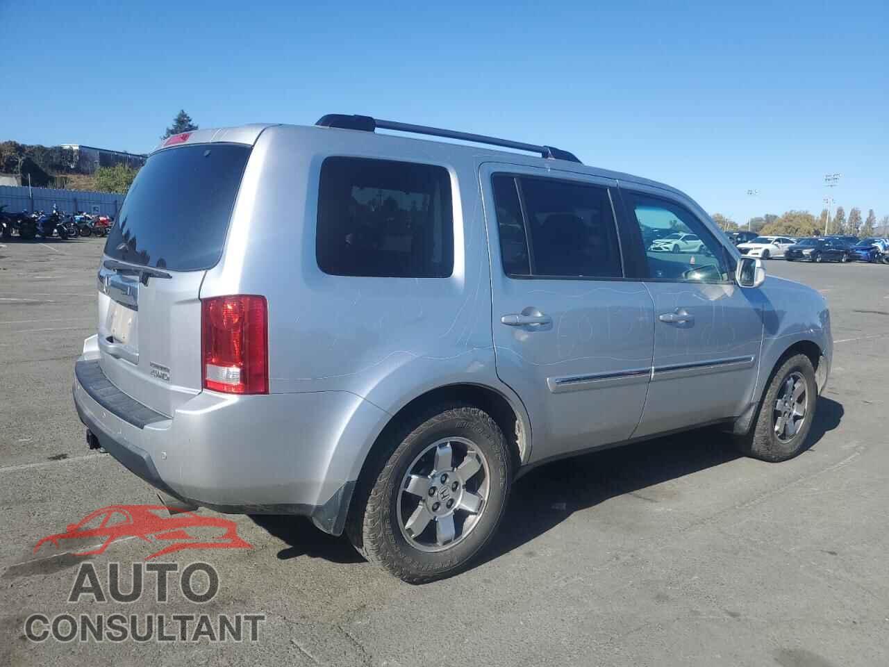 HONDA PILOT 2011 - 5FNYF4H9XBB107217