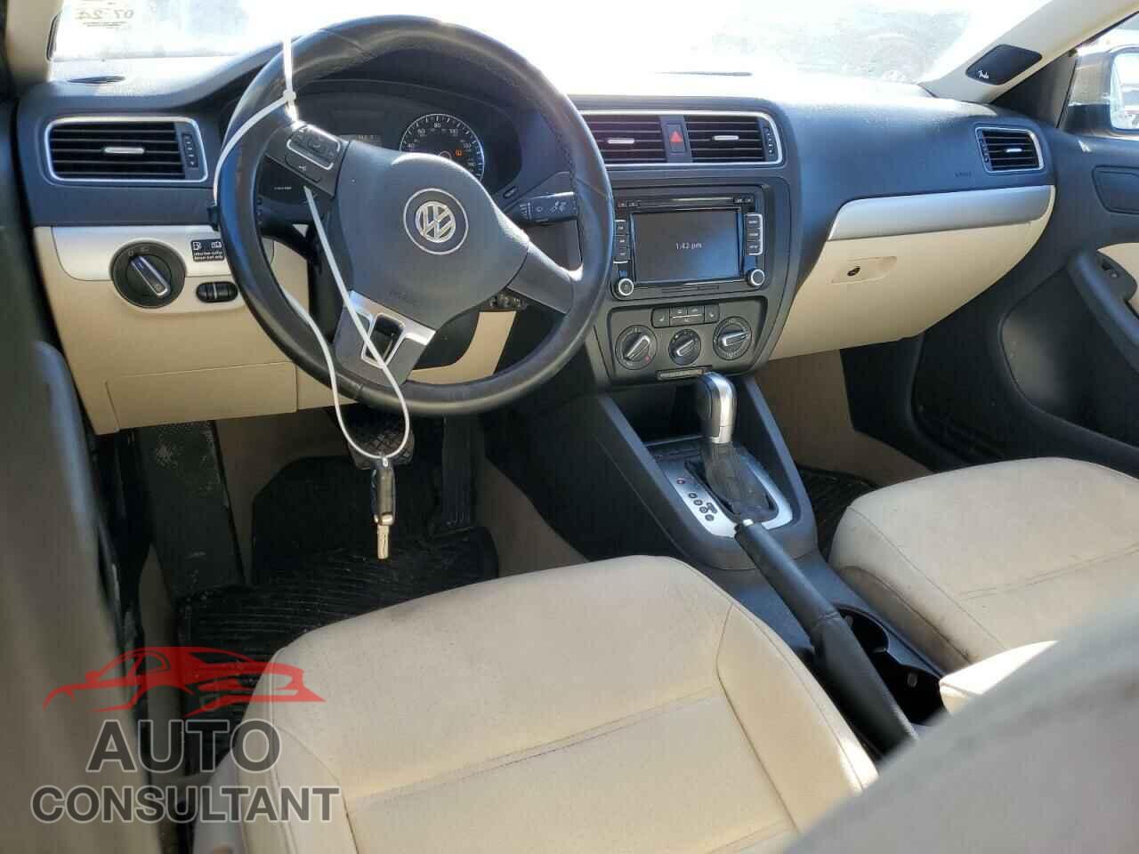 VOLKSWAGEN JETTA 2012 - 3VWLL7AJ8CM014148