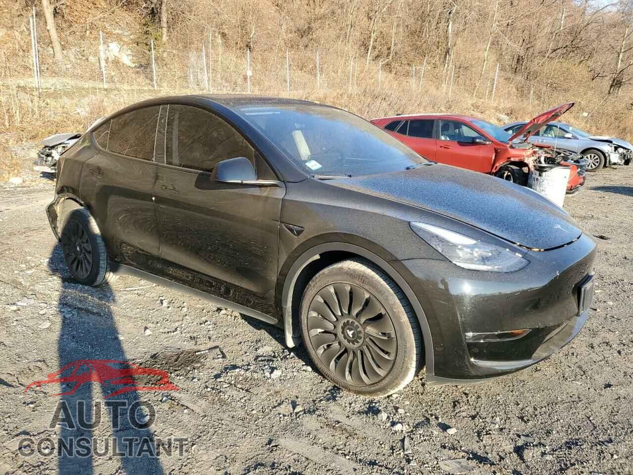 TESLA MODEL Y 2023 - 7SAYGAEE2PF922177