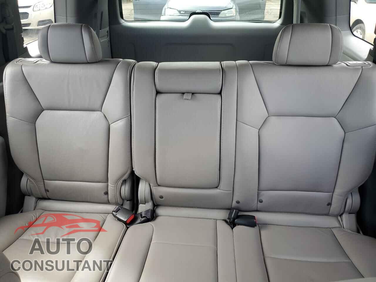 HONDA PILOT 2011 - 5FNYF4H7XBB067865