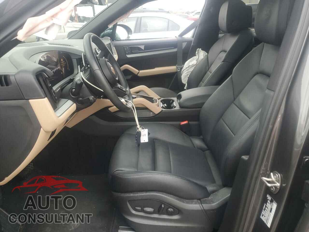 PORSCHE CAYENNE 2024 - WP1AA2AY2RDA03438