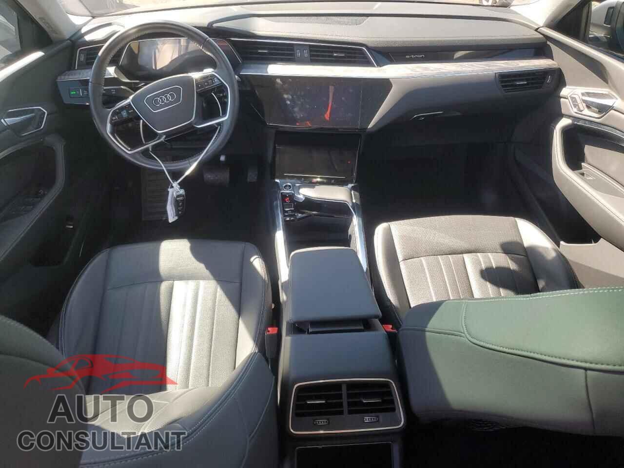 AUDI E-TRON 2021 - WA1LAAGE4MB026901