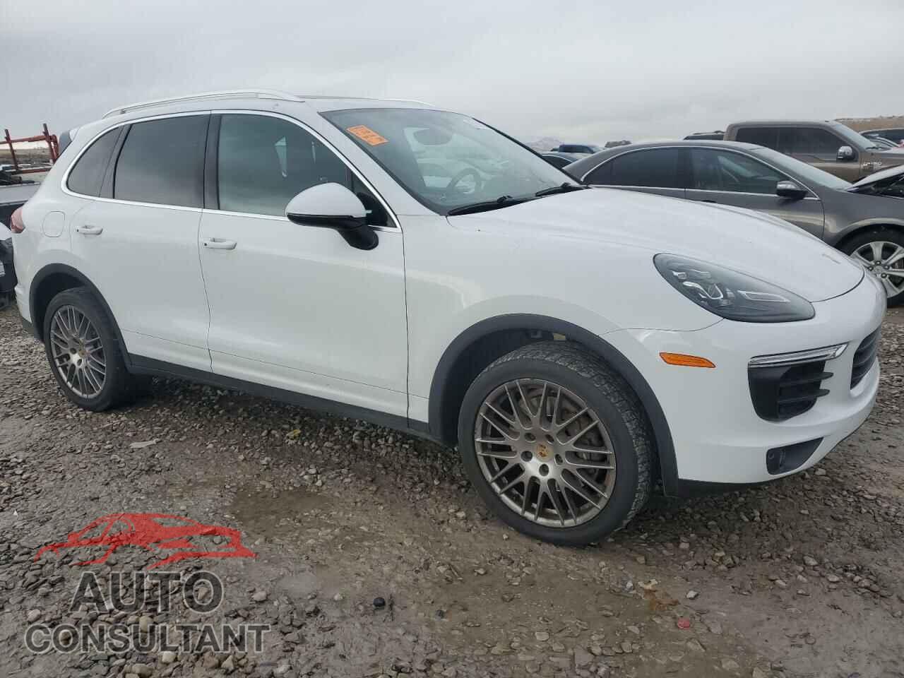 PORSCHE CAYENNE 2016 - WP1AA2A21GLA05017