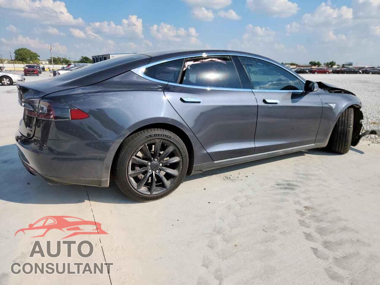 TESLA MODEL S 2015 - 5YJSA1S27FF086590