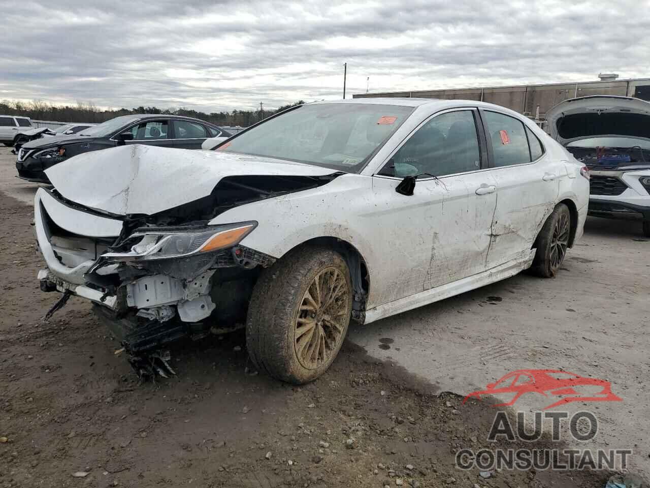 TOYOTA CAMRY 2018 - 4T1B11HK2JU138999