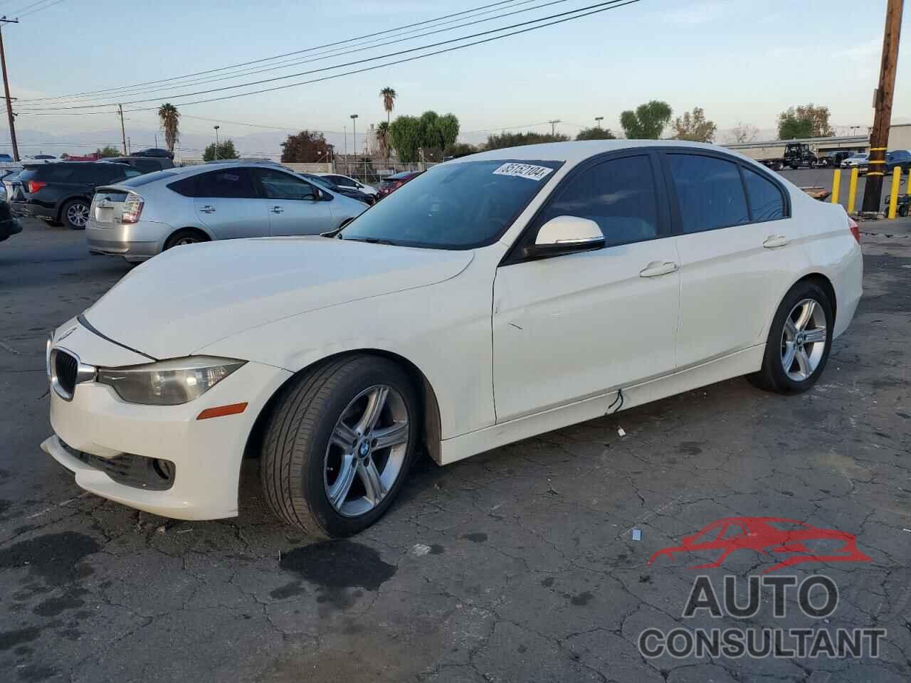 BMW 3 SERIES 2013 - WBA3C1C56DF438135