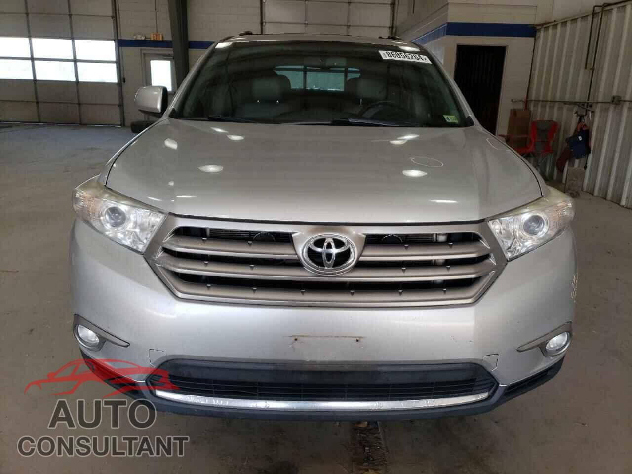 TOYOTA HIGHLANDER 2013 - 5TDBK3EH8DS243304