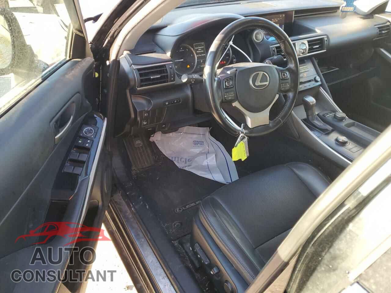 LEXUS IS 2018 - JTHBA1D29J5064886