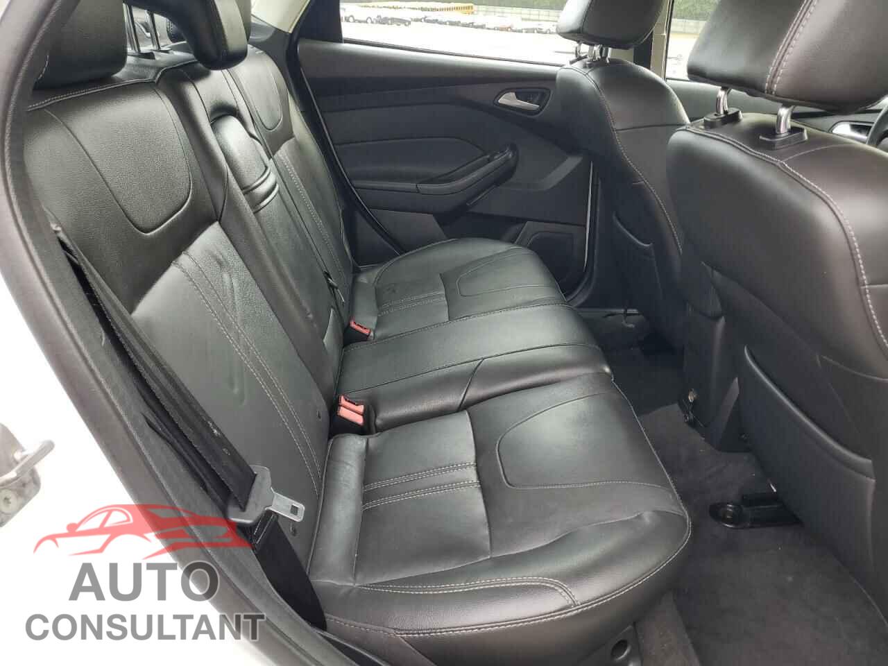 FORD FOCUS 2014 - 1FADP3F27EL230945