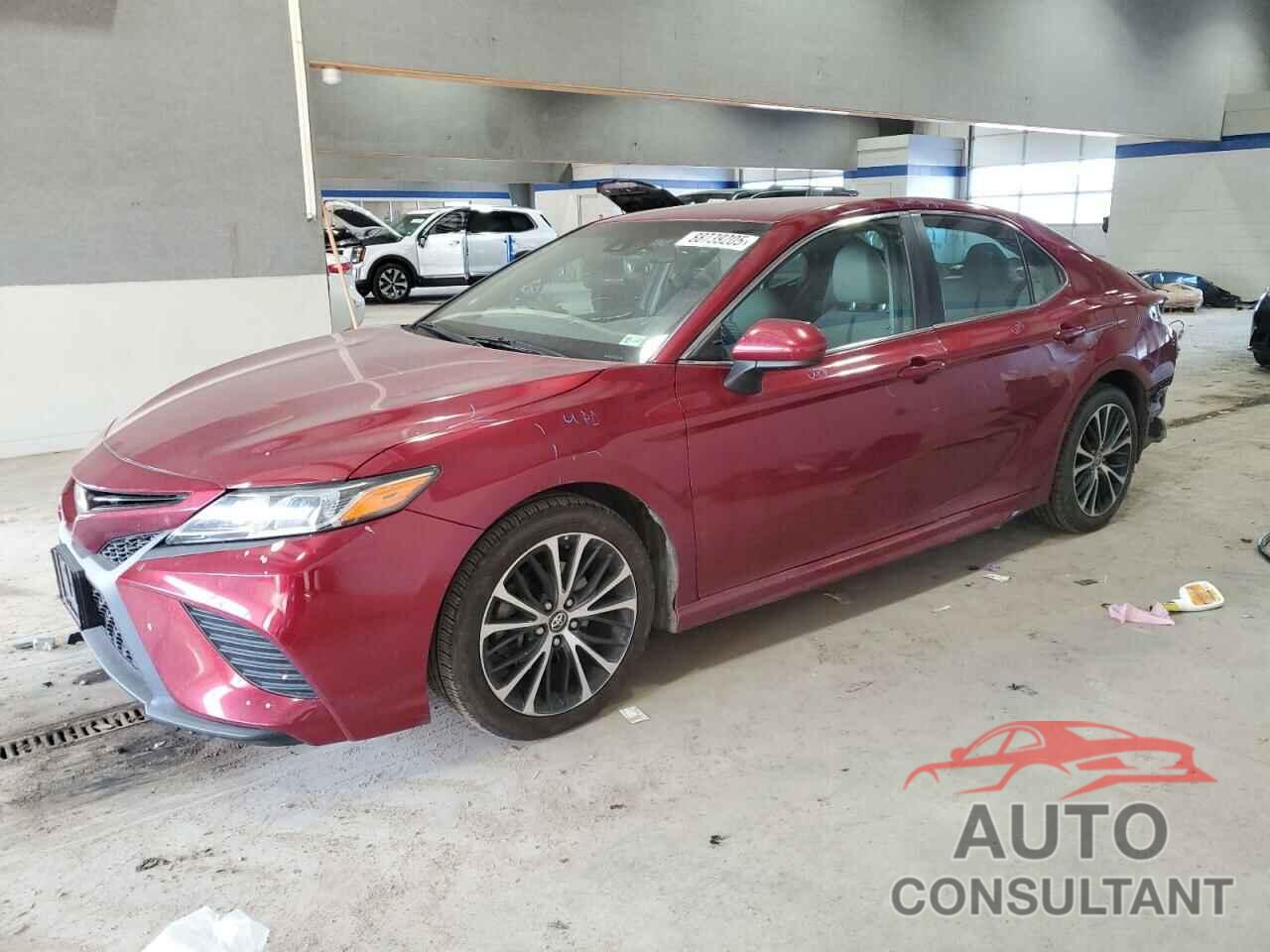 TOYOTA CAMRY 2018 - 4T1B11HK1JU556941