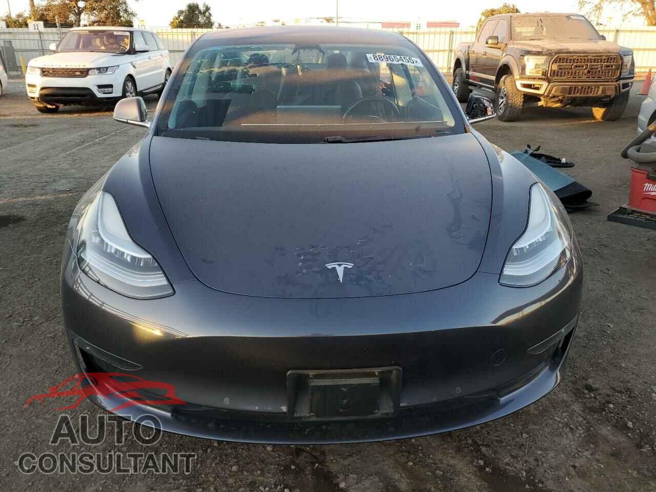 TESLA MODEL 3 2019 - 5YJ3E1EB2KF205662