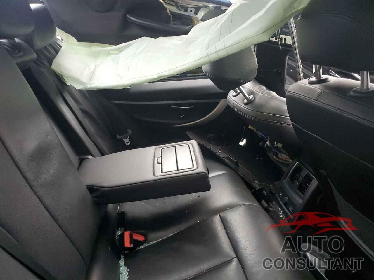 BMW 3 SERIES 2016 - WBA8B7G5XGNT95192