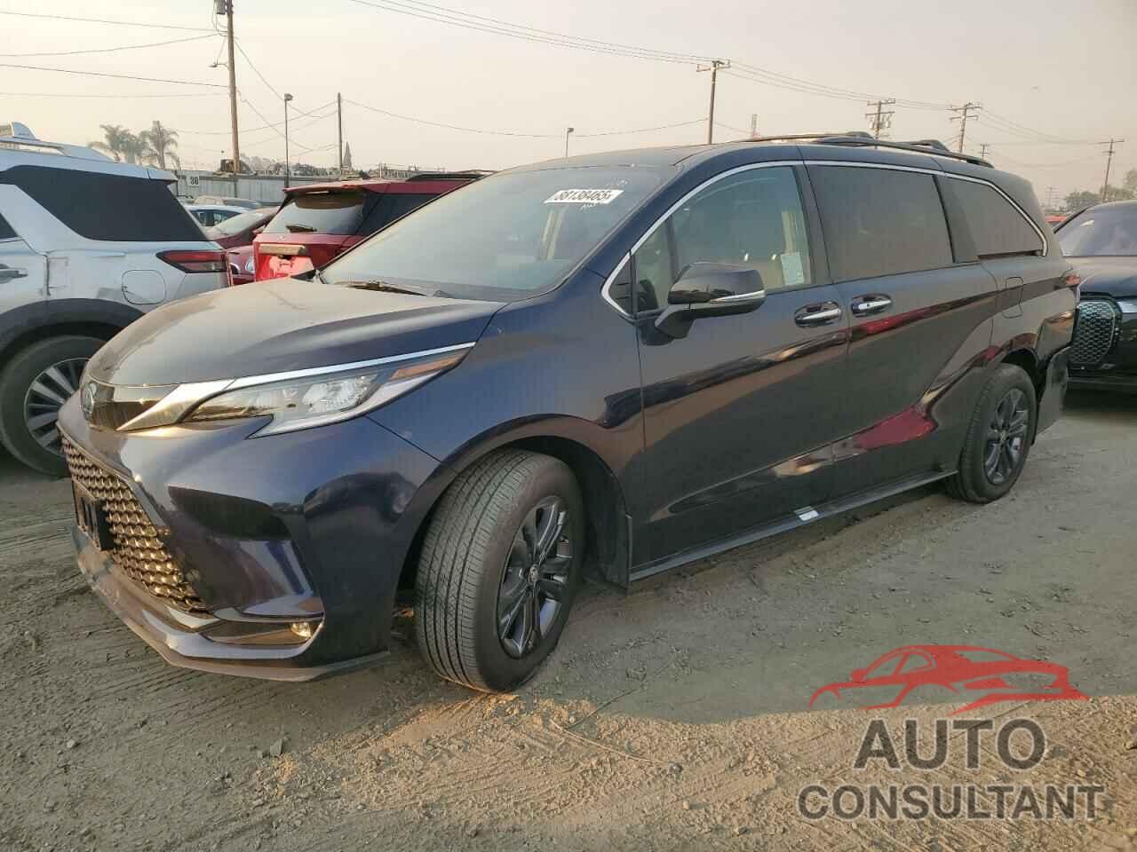 TOYOTA SIENNA 2024 - 5TDCSKFC8RS146435