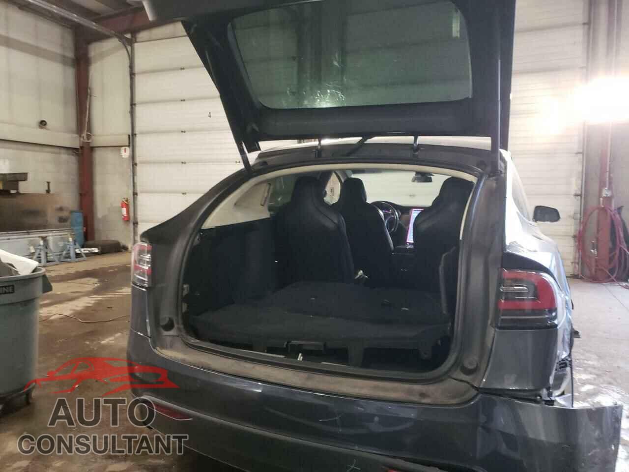 TESLA MODEL X 2018 - 5YJXCBE20JF100274