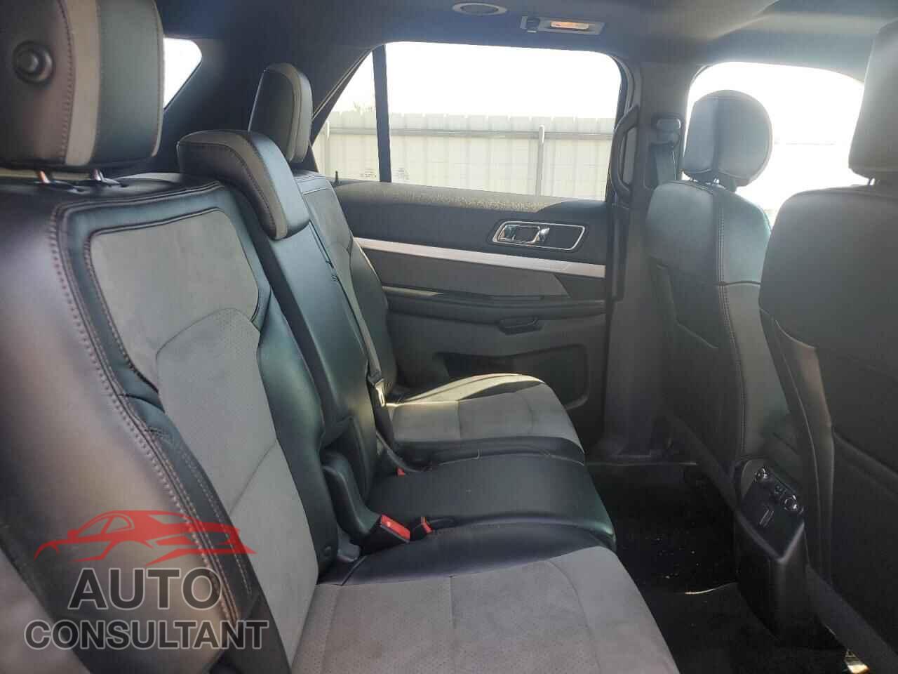 FORD EXPLORER 2017 - 1FM5K7D89HGA20156