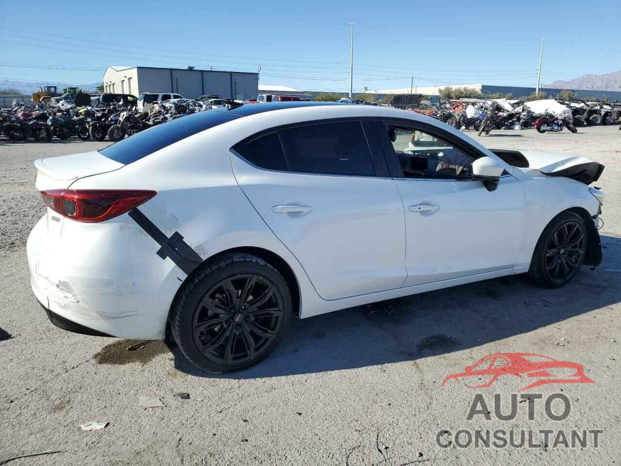 MAZDA 3 2018 - 3MZBN1W3XJM185431