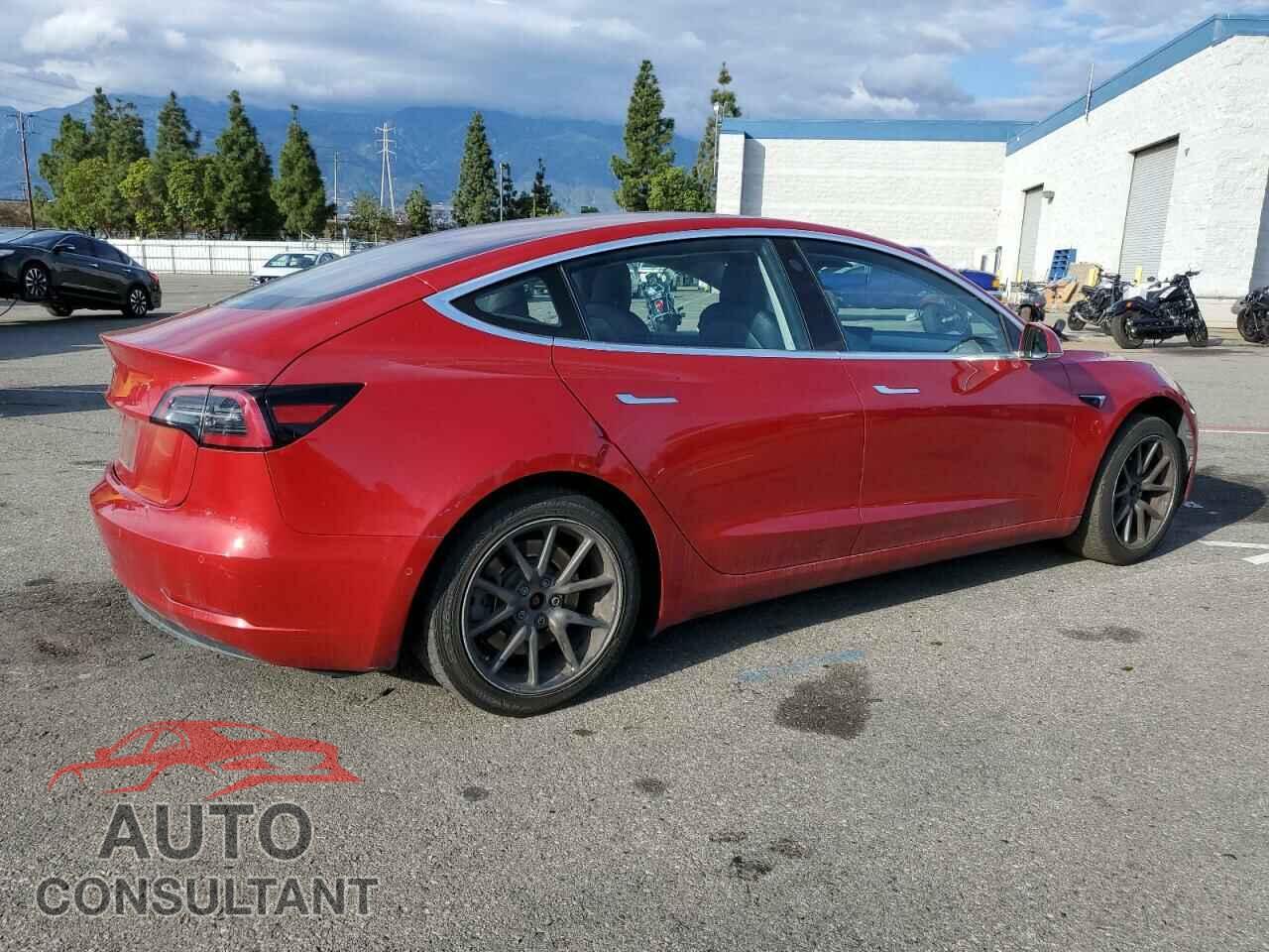 TESLA MODEL 3 2018 - 5YJ3E1EA8JF008825