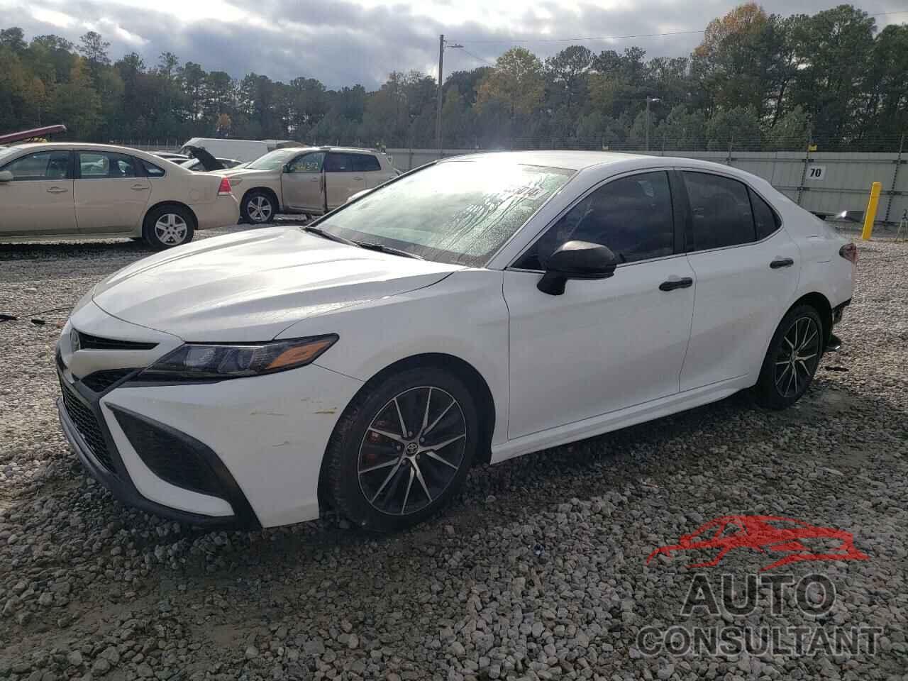 TOYOTA CAMRY 2021 - 4T1G11AK5MU518732