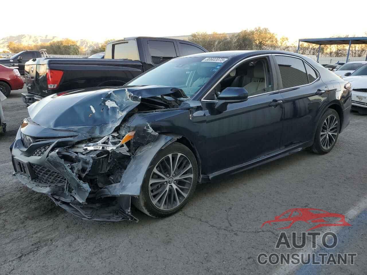 TOYOTA CAMRY 2018 - 4T1B11HK3JU581520
