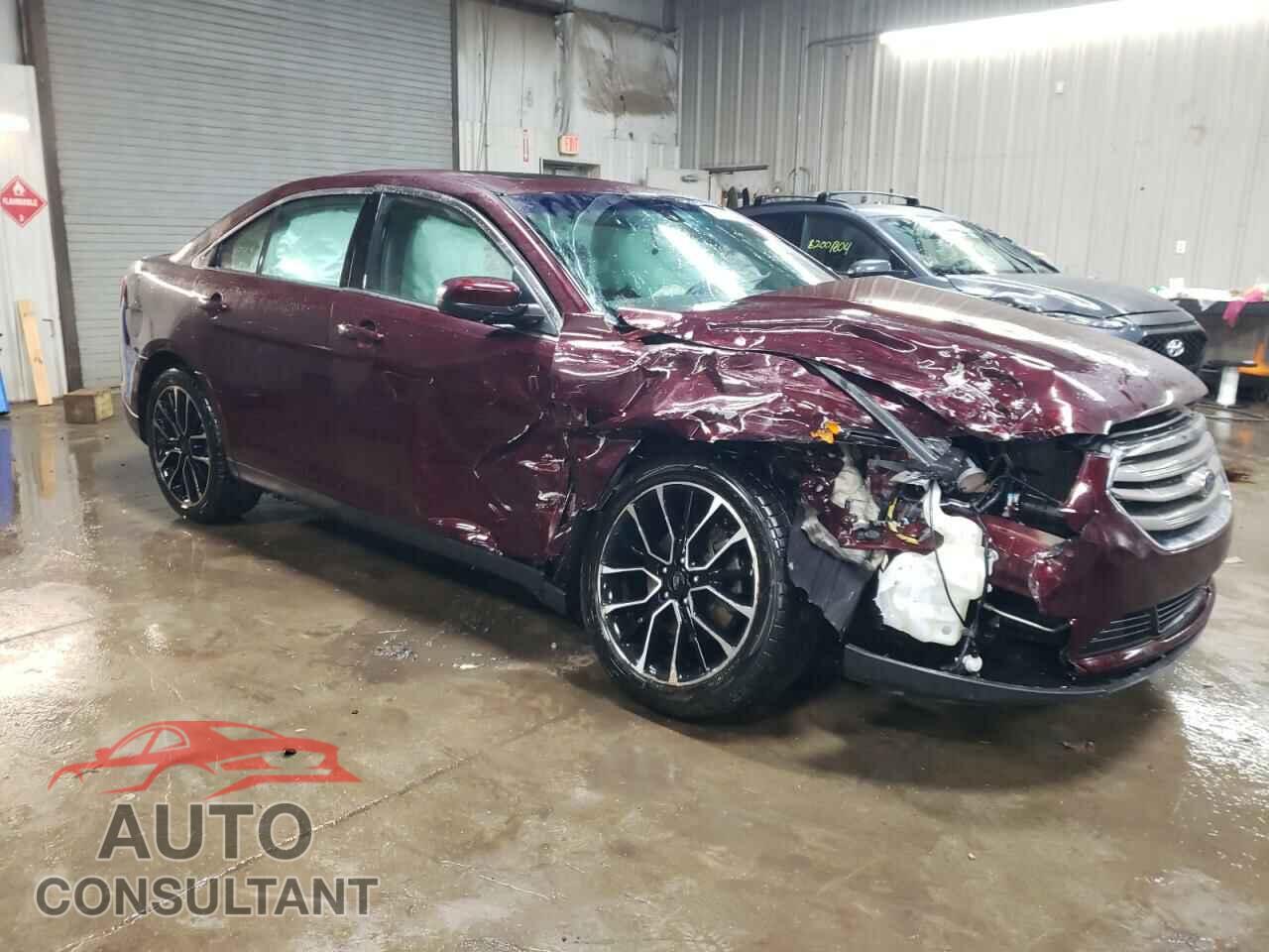 FORD TAURUS 2018 - 1FAHP2E80JG100901