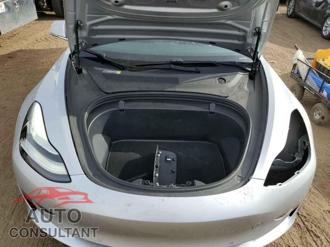 TESLA MODEL 3 2018 - 5YJ3E1EA8JF060956