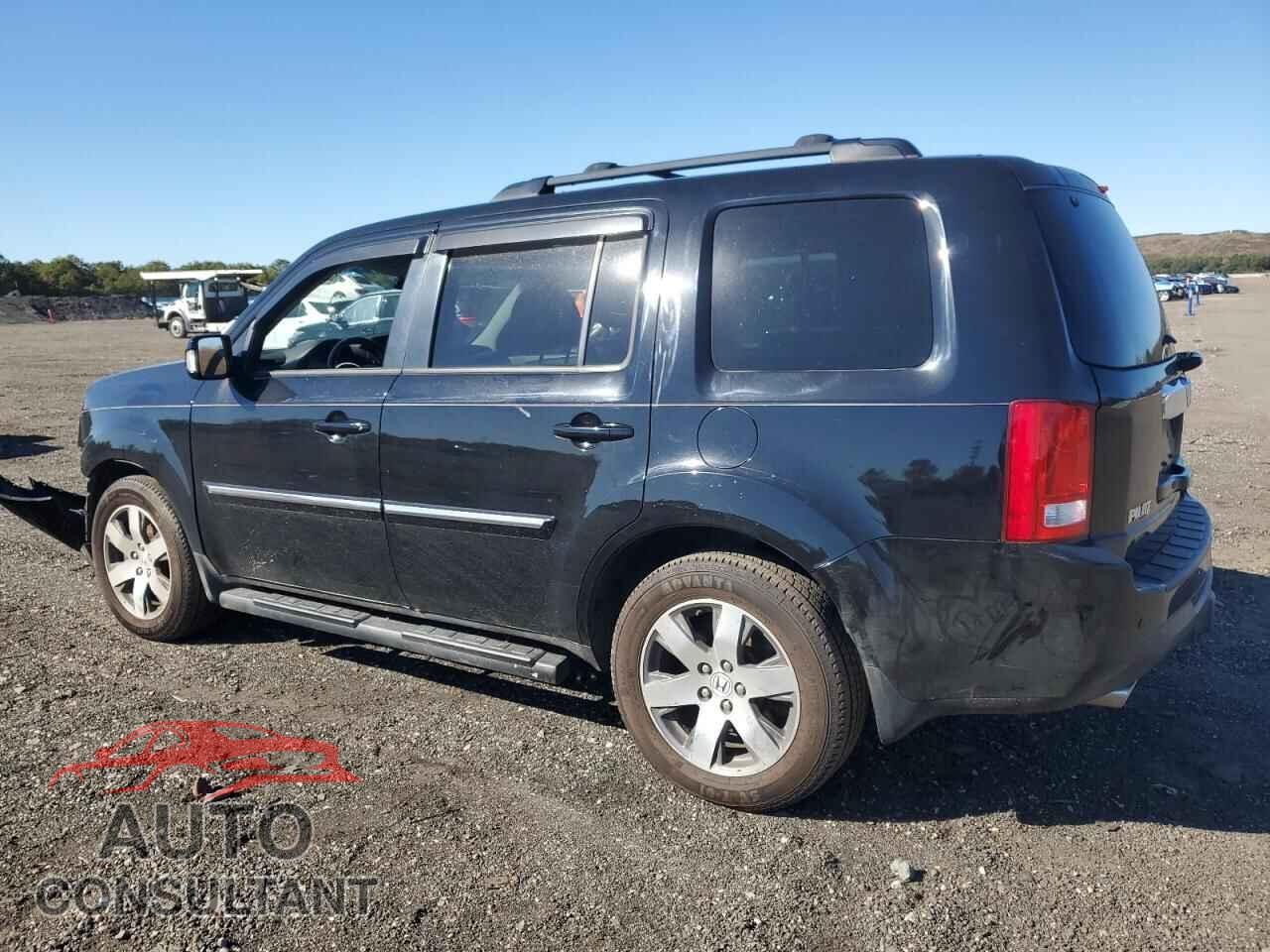 HONDA PILOT 2015 - 5FNYF4H94FB033170