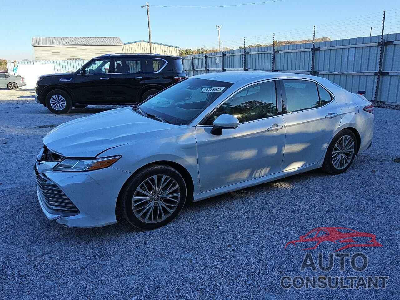 TOYOTA CAMRY 2018 - 4T1B11HK8JU077741