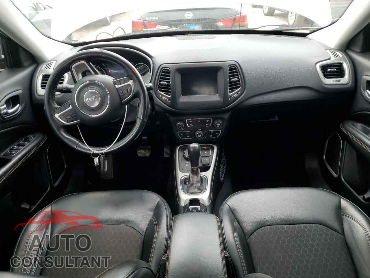 JEEP COMPASS 2018 - 3C4NJDBB7JT331929