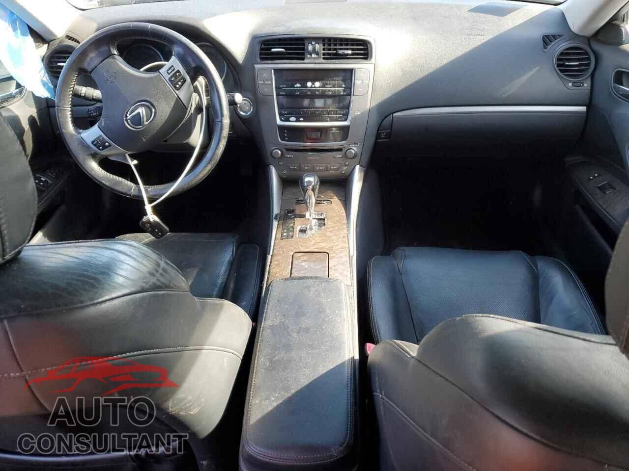 LEXUS IS 2011 - JTHCF5C29B2035194