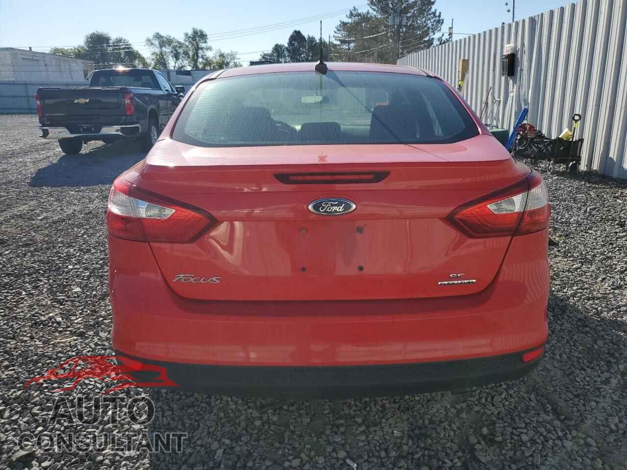 FORD FOCUS 2014 - 1FADP3F2XEL455439