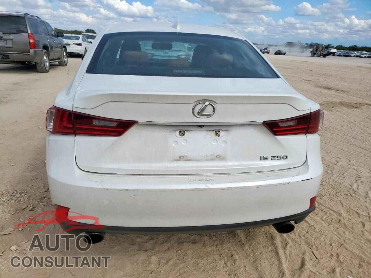 LEXUS IS 2015 - JTHBF1D22F5056573