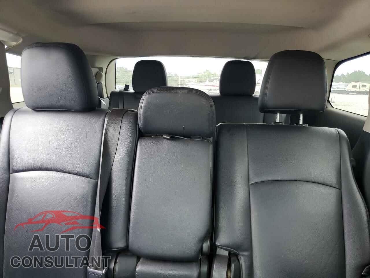 DODGE JOURNEY 2018 - 3C4PDCAB2JT490711