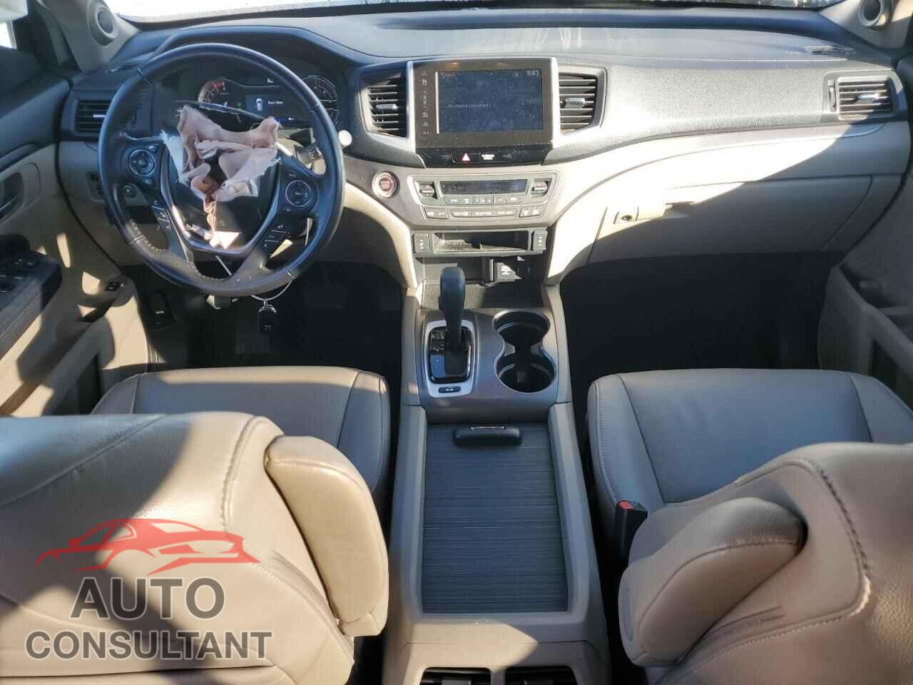 HONDA PILOT 2017 - 5FNYF6H62HB101695