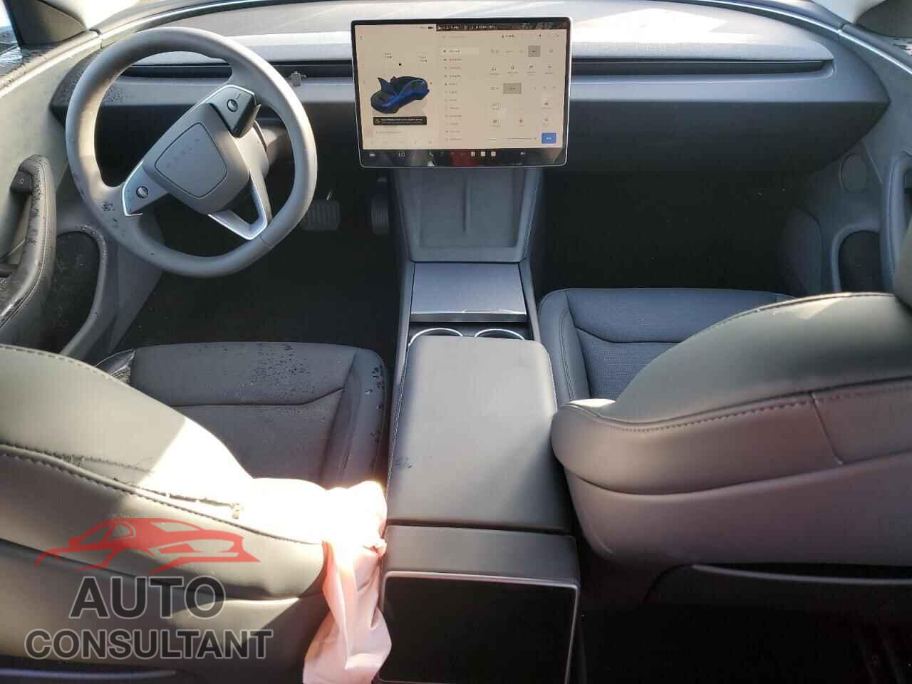 TESLA MODEL 3 2024 - 5YJ3E1EB9RF843515