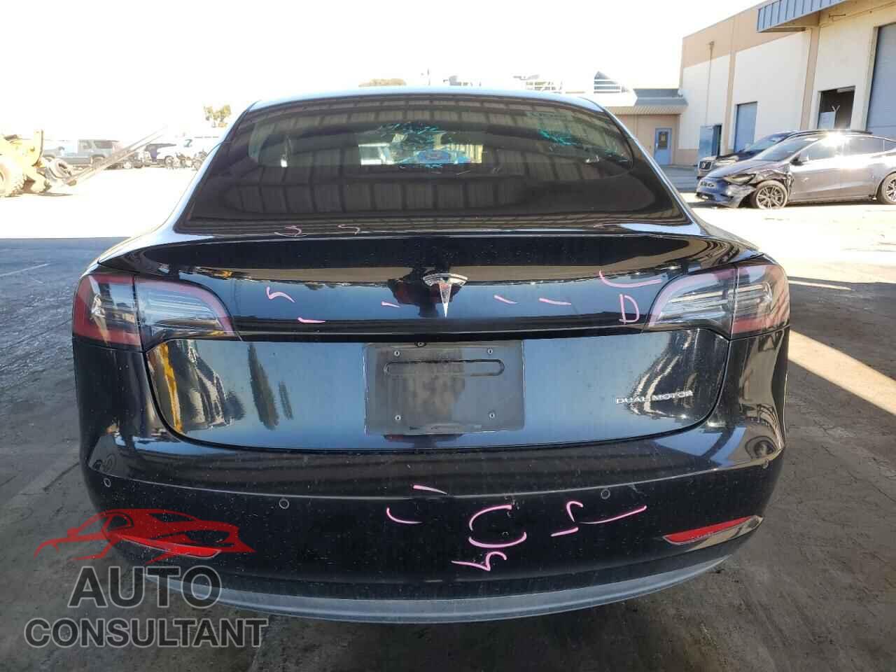 TESLA MODEL 3 2018 - 5YJ3E1EB7JF128902