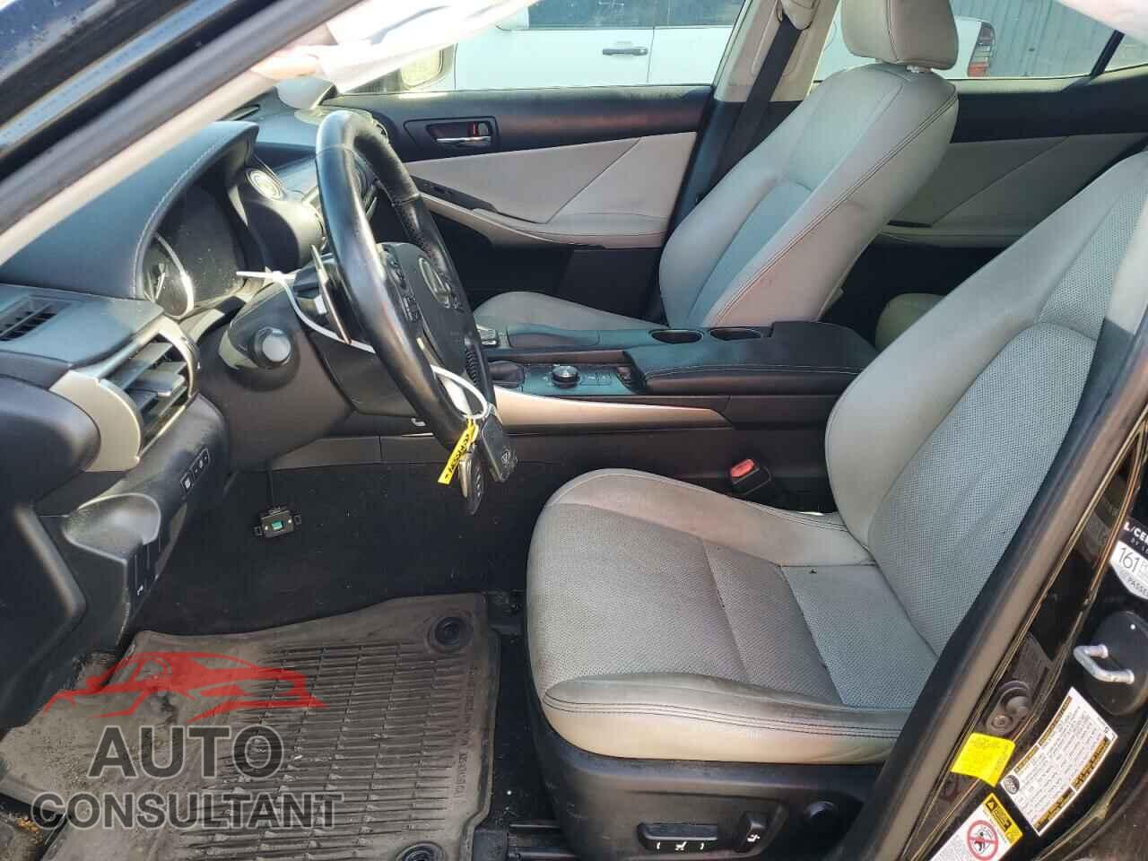 LEXUS IS 2015 - JTHBF1D20F5050447