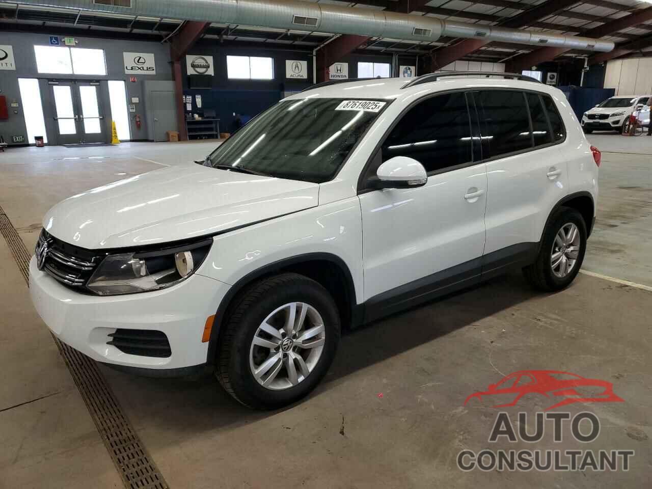 VOLKSWAGEN TIGUAN 2015 - WVGBV7AX2FW531474