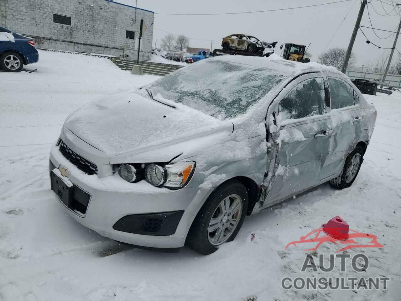 CHEVROLET SONIC 2013 - 1G1JC5SH8D4255501