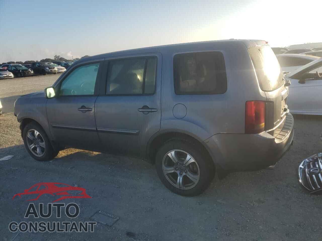 HONDA PILOT 2015 - 5FNYF4H33FB070402