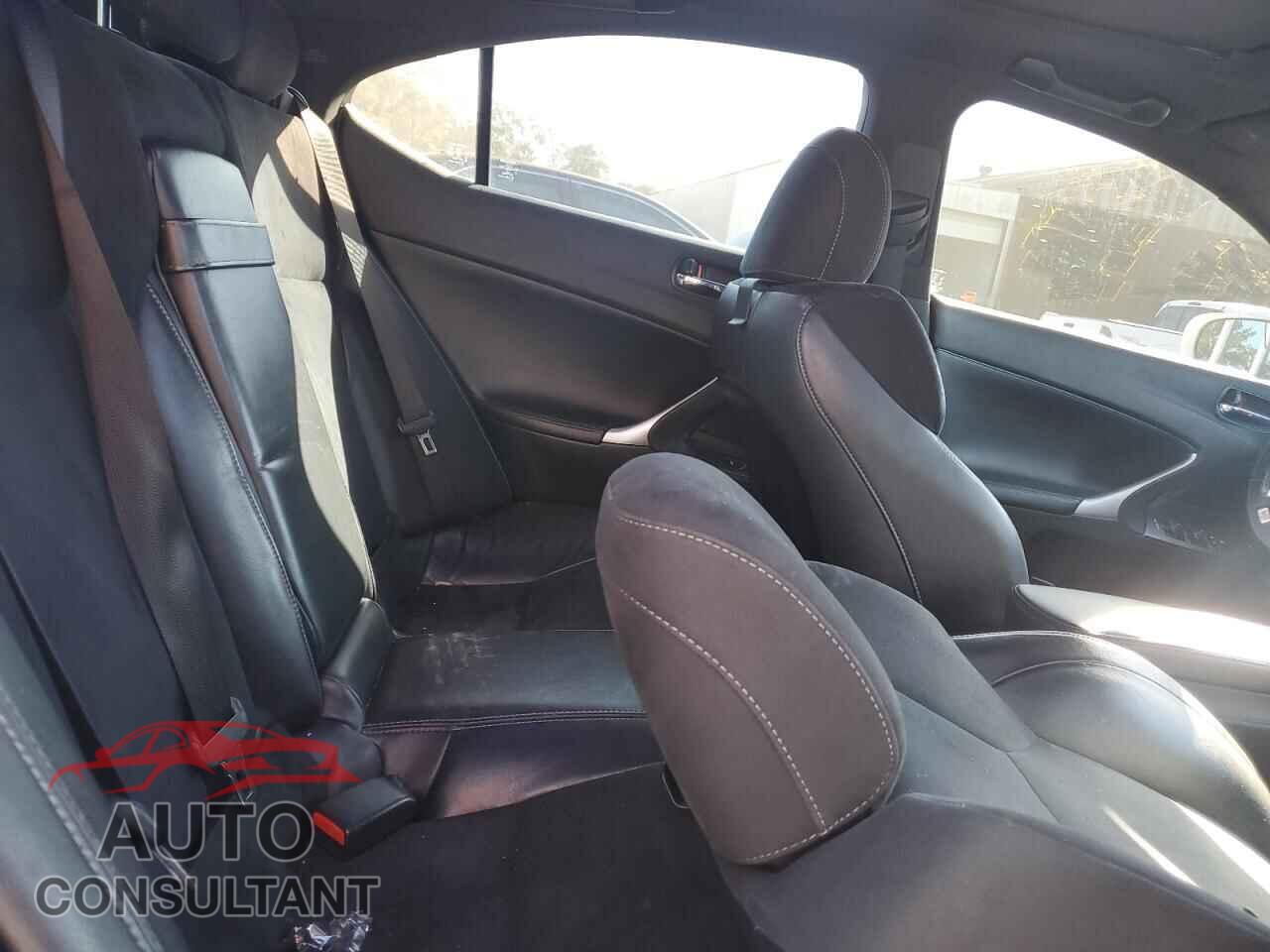 LEXUS IS 2012 - JTHBF5C27C5179497