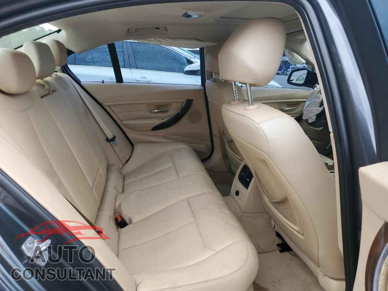 BMW 3 SERIES 2013 - WBA3A5G55DNP22840