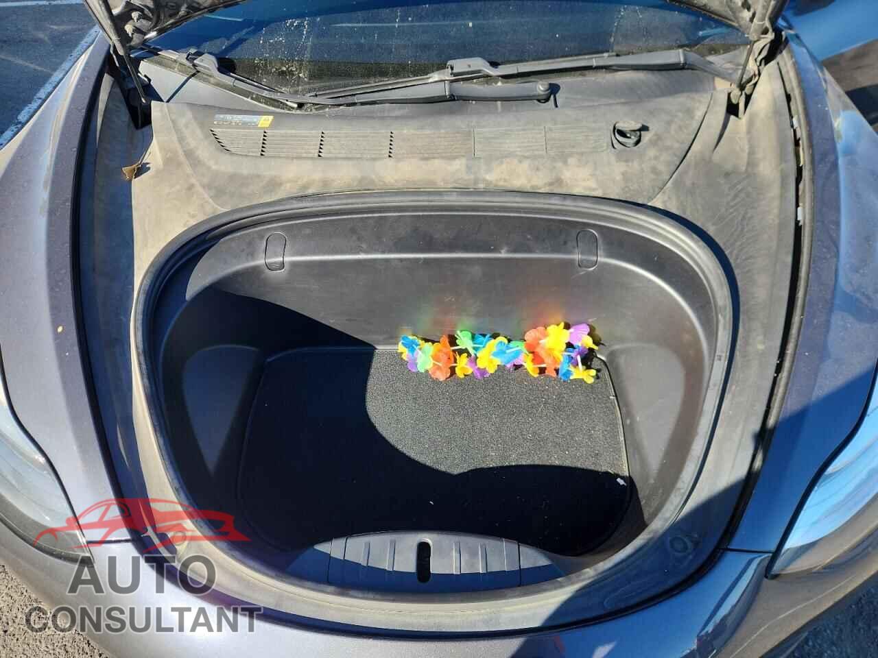 TESLA MODEL 3 2018 - 5YJ3E1EAXJF037100