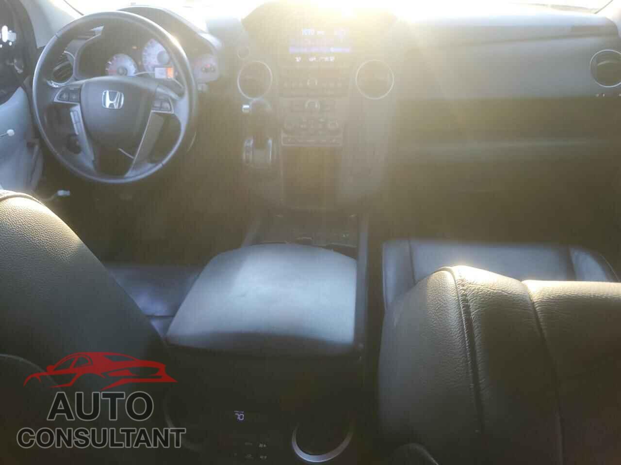 HONDA PILOT 2015 - 5FNYF3H50FB023937