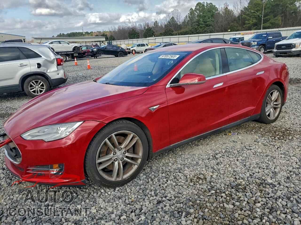 TESLA MODEL S 2013 - 5YJSA1DNXDFP09334