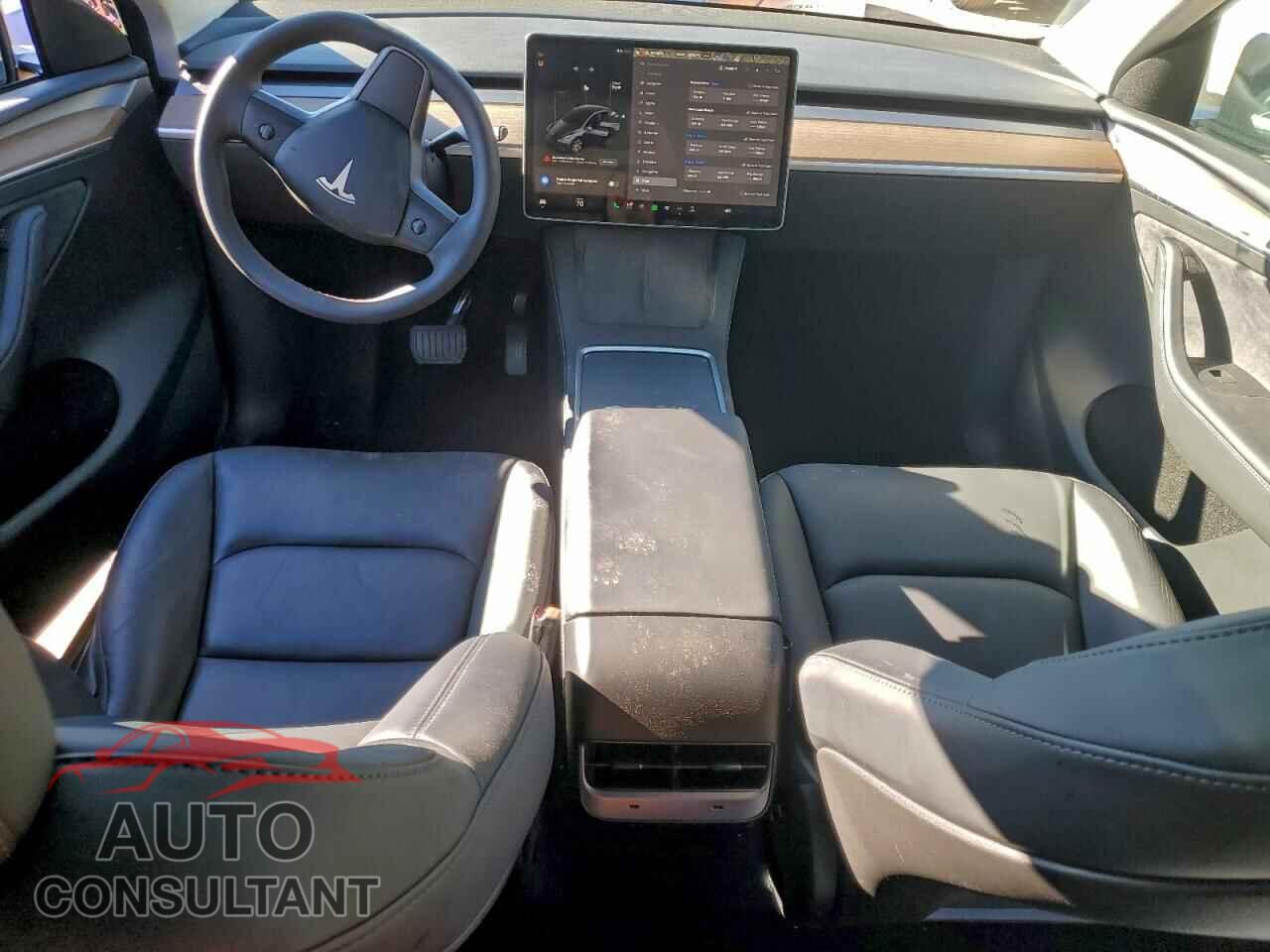 TESLA MODEL Y 2024 - 7SAYGDED2RF082106