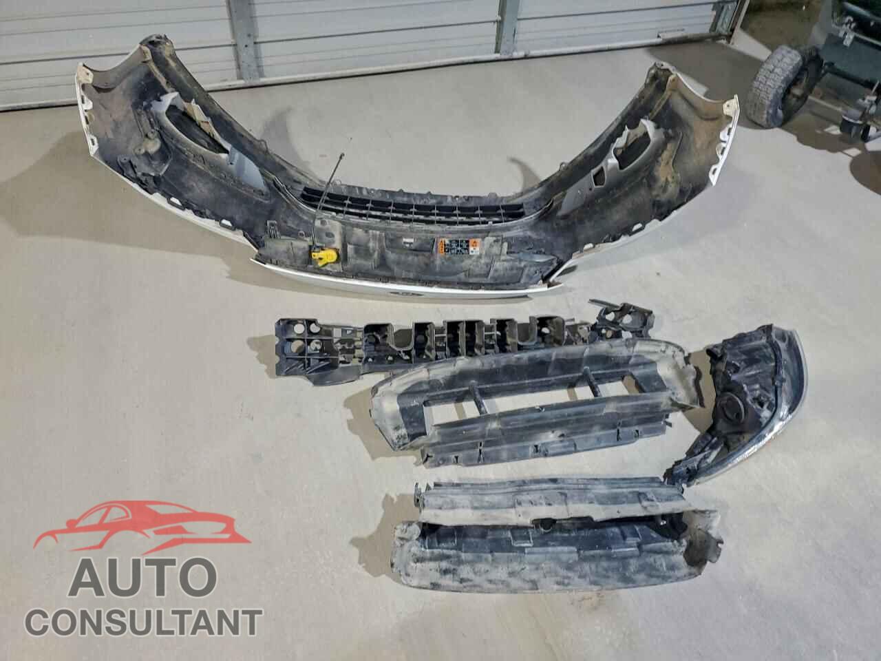 FORD FOCUS 2017 - 1FADP3F22HL284318