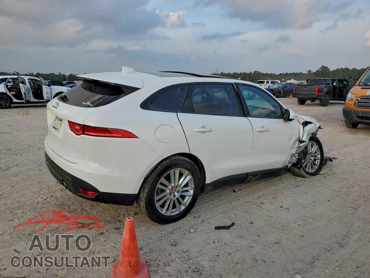 JAGUAR F-PACE 2017 - SADCK2BV5HA071720