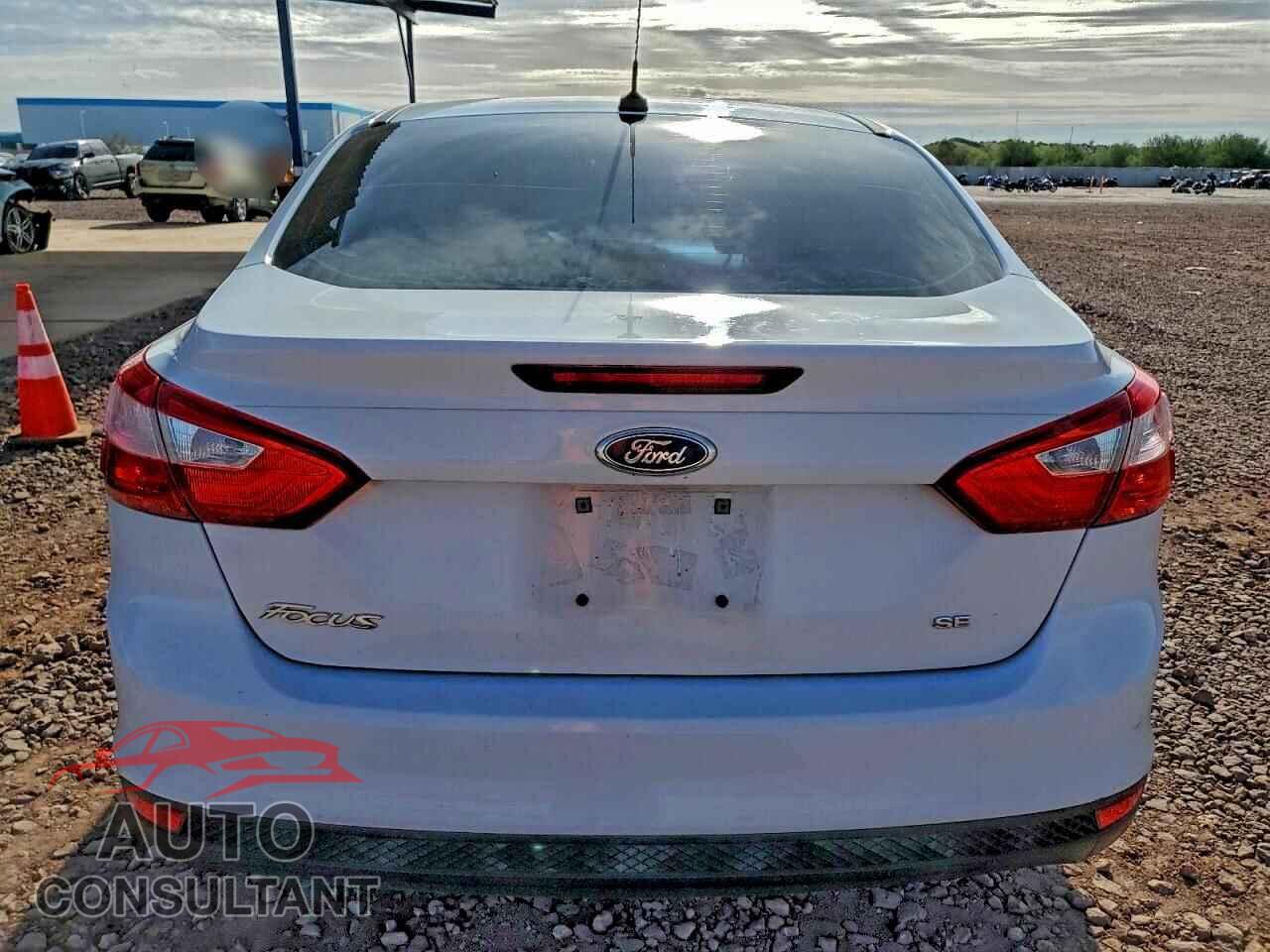 FORD FOCUS 2012 - 1FAHP3F27CL372856